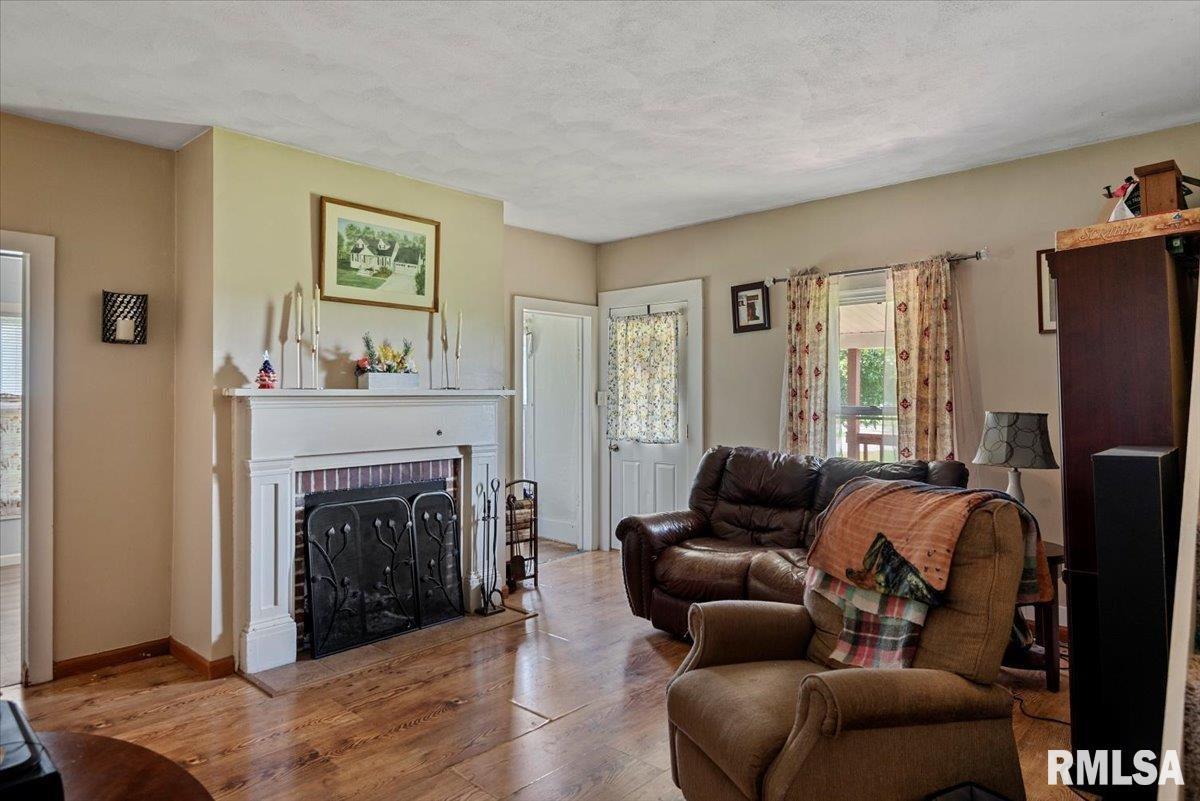 14455 East Dutch Henry Road Lewistown, IL 61542 - Photo 4 of 54 Gallery Image 4