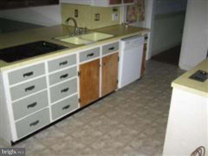 18727 Preston Road Hagerstown, MD 21742 - Photo 4 of 8 Kitchen