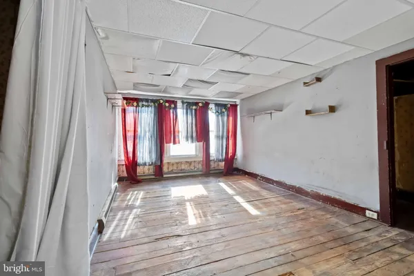 $59,900 | 11 West Commerce Street, Shamokin, PA 17872