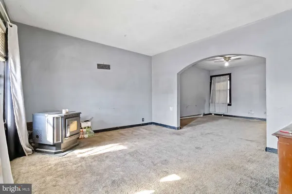 $59,900 | 11 West Commerce Street, Shamokin, PA 17872