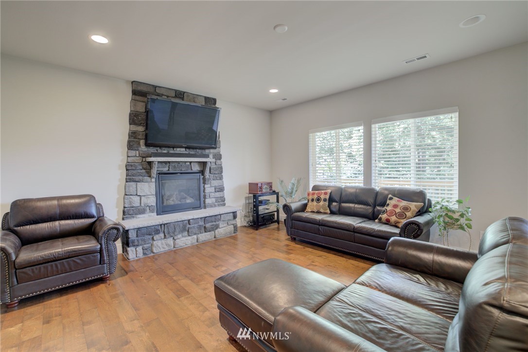 18103 33rd Drive Southeast Bothell, WA 98012 - Photo 12 of 26 Gallery Image 12