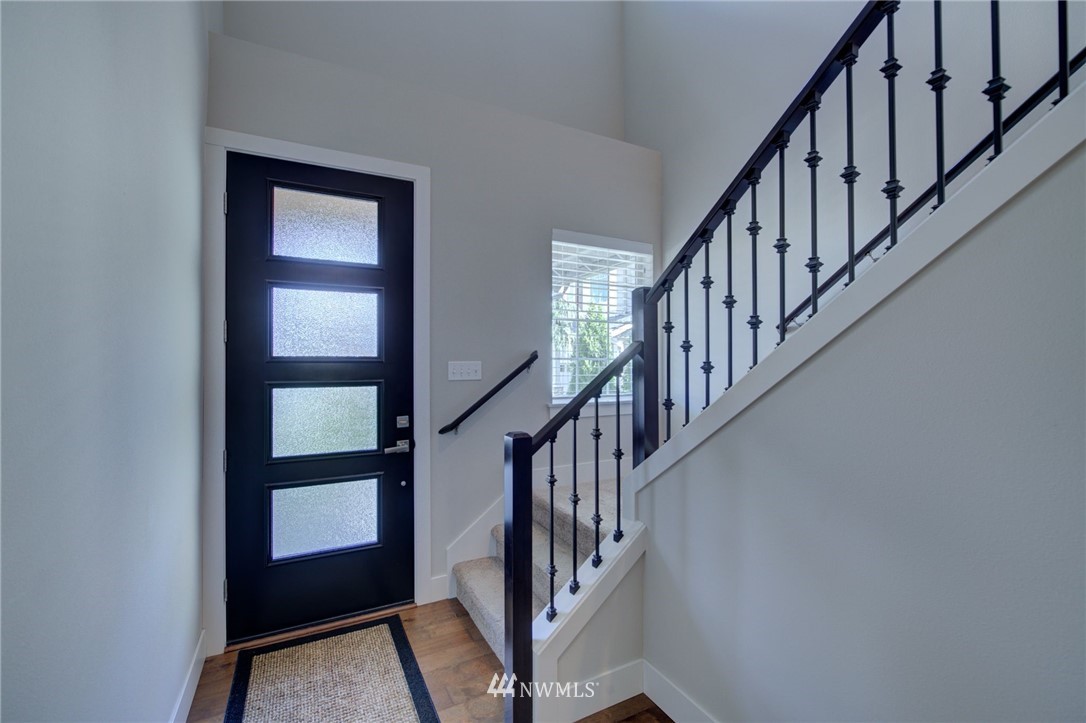 18103 33rd Drive Southeast Bothell, WA 98012 - Photo 3 of 26 Gallery Image 3