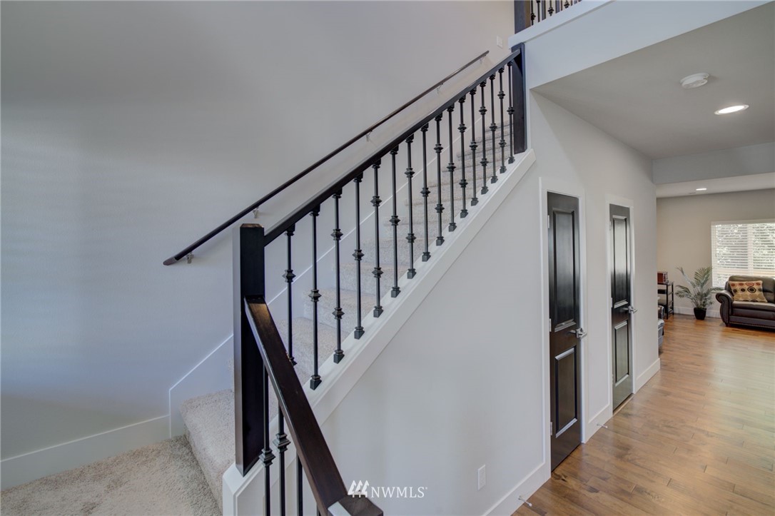 18103 33rd Drive Southeast Bothell, WA 98012 - Photo 4 of 26 Gallery Image 4