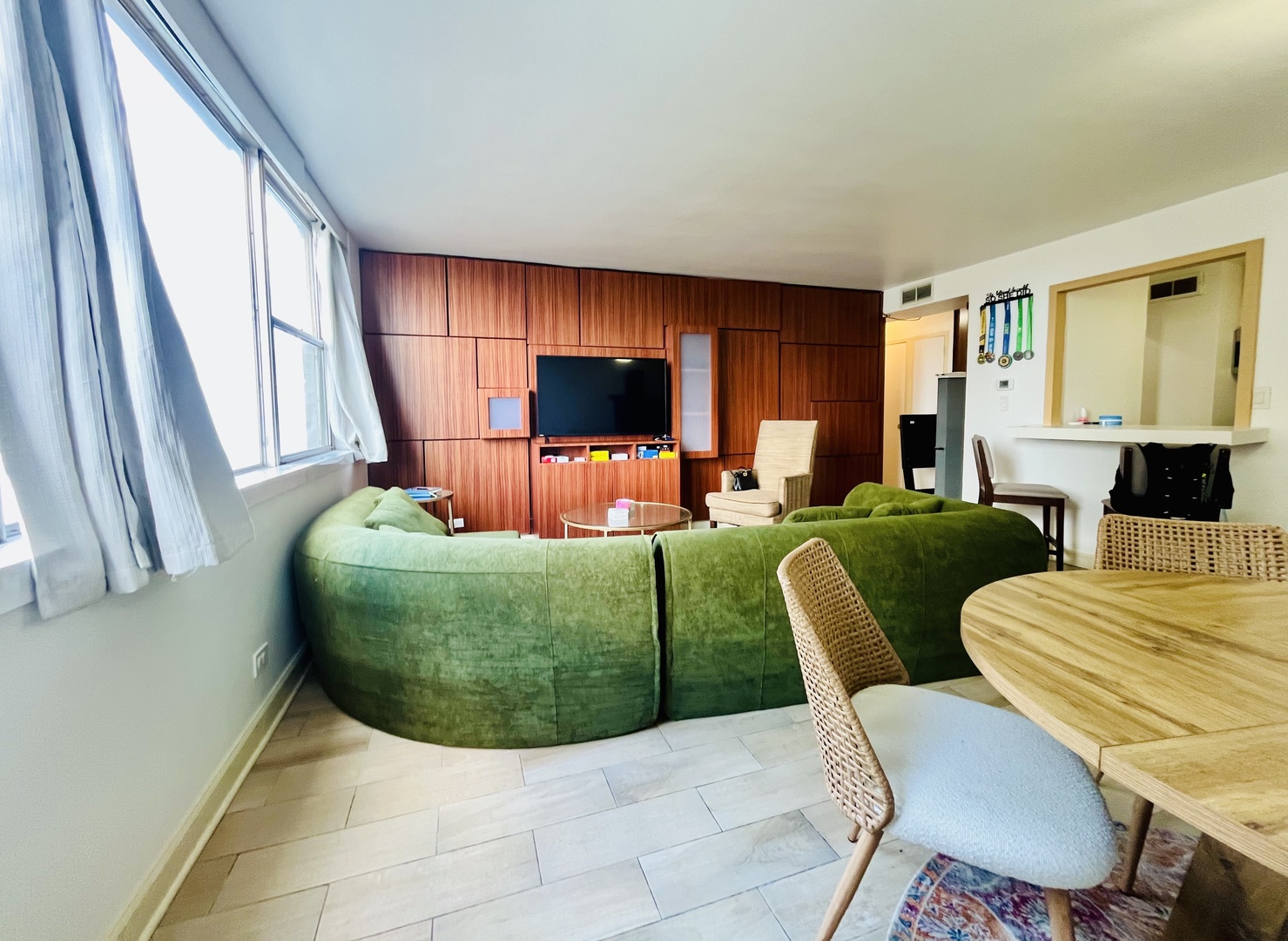 6301 North Sheridan Road, Unit 15C Chicago, IL 60660 - Photo 4 of 20