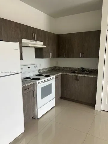 $1,950 | 885 East 1st Avenue, Unit 306, Hialeah, FL 33010