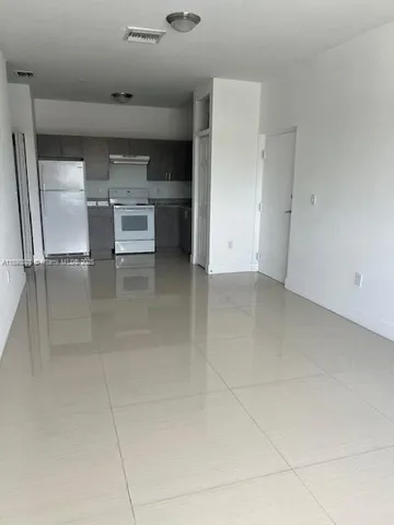 $1,950 | 885 East 1st Avenue, Unit 306, Hialeah, FL 33010