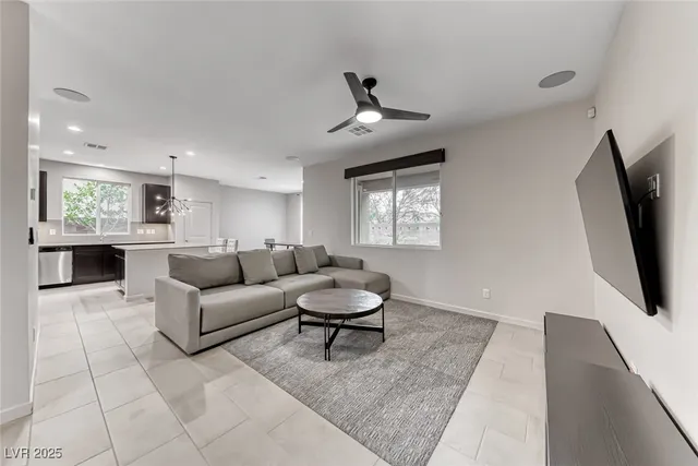 $2,595 | 7012 Pearl Hilltop Court, Las Vegas, NV 89148