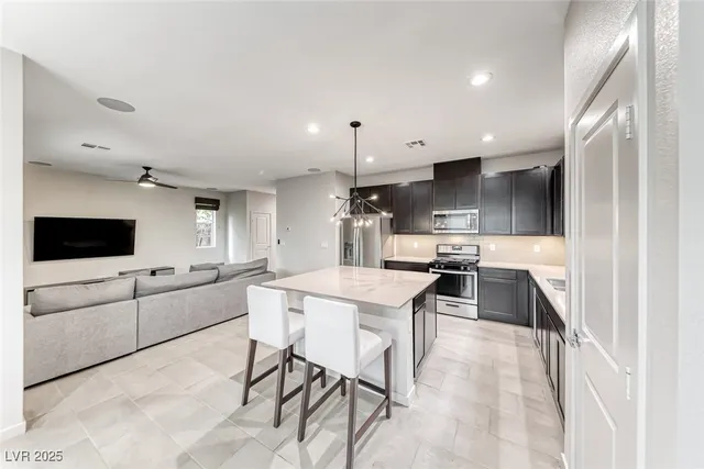 $2,595 | 7012 Pearl Hilltop Court, Las Vegas, NV 89148