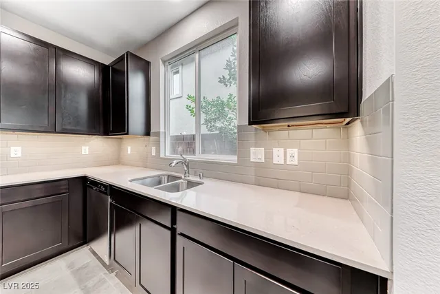 $2,595 | 7012 Pearl Hilltop Court, Las Vegas, NV 89148