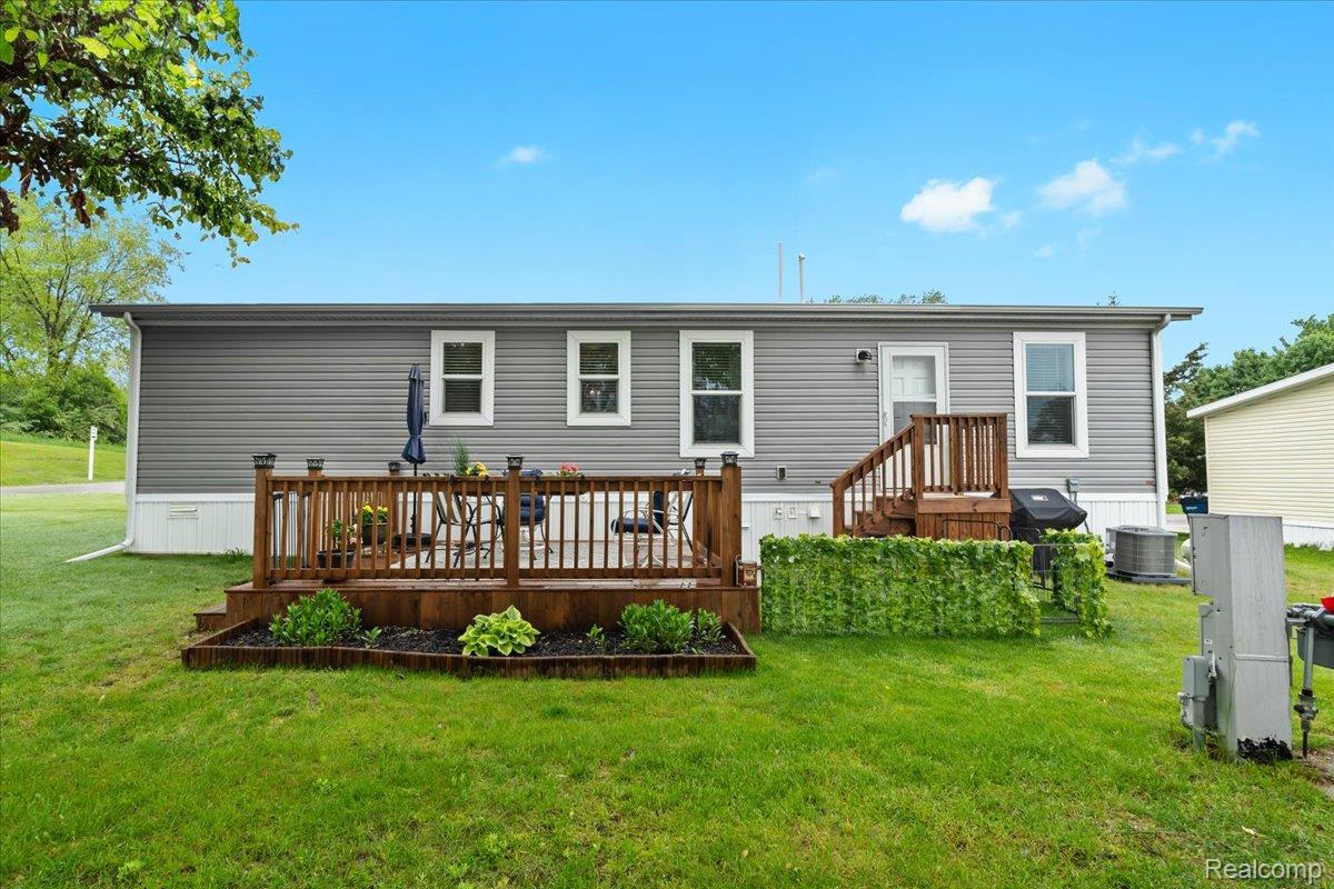 21 Pine Highland, MI 48357 - Photo 23 of 28 23-21 Pine.jpg