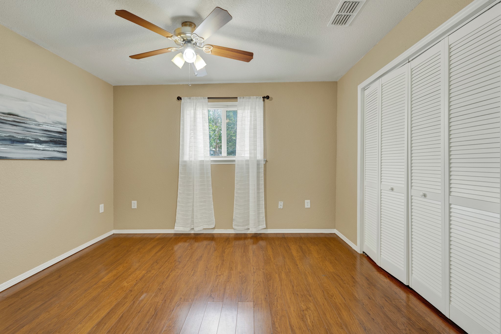 580 East Zipp Road New Braunfels, TX 78130 - Photo 33 of 45 Bedroom #3 12x11