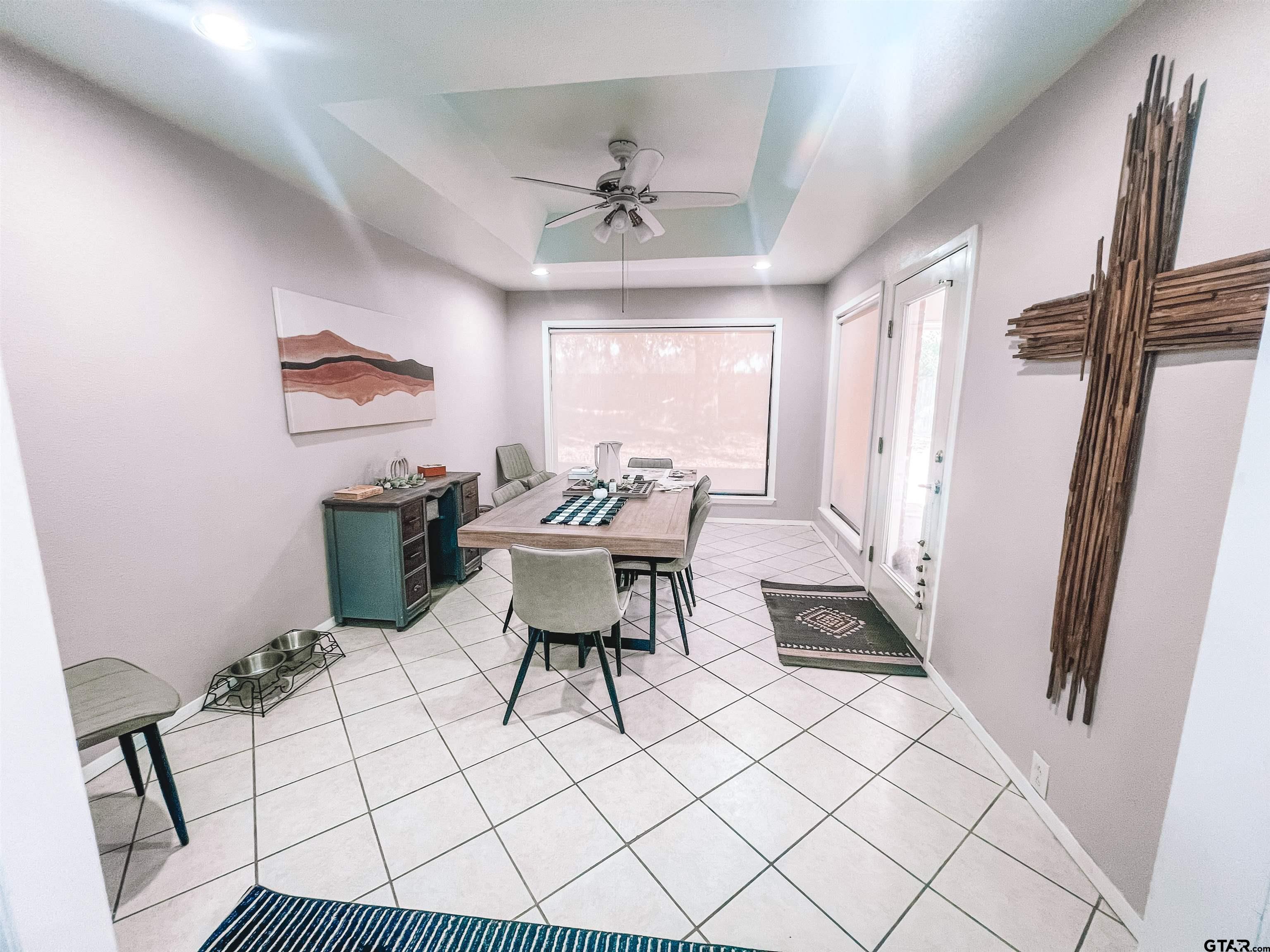 648 Daingerfield Street Pittsburg, TX 75686 - Photo 11 of 27 a view of a livingroom with furniture and window