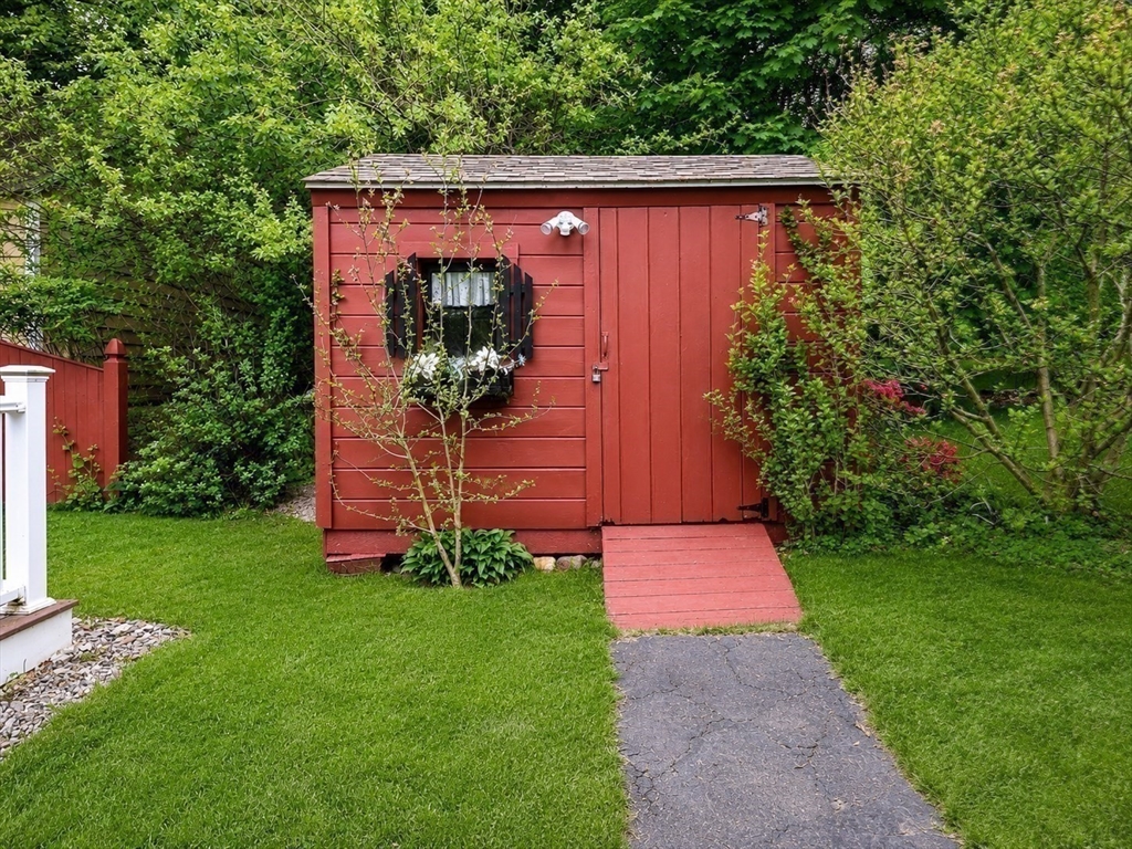 100 St Nicholas Avenue Worcester, MA 01606 - Photo 20 of 22