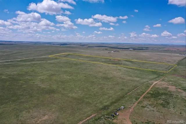 a view of an outdoor space and city view