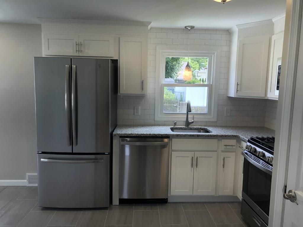 13 Suzanne Street Springfield, MA 01104 - Photo 11 of 33 Gallery Image 11