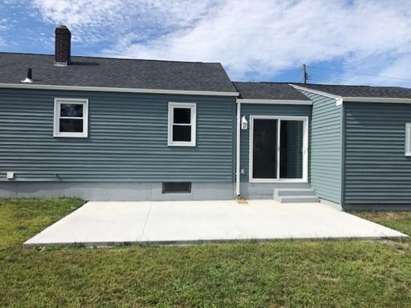 13 Suzanne Street Springfield, MA 01104 - Photo 5 of 33 Gallery Image 5