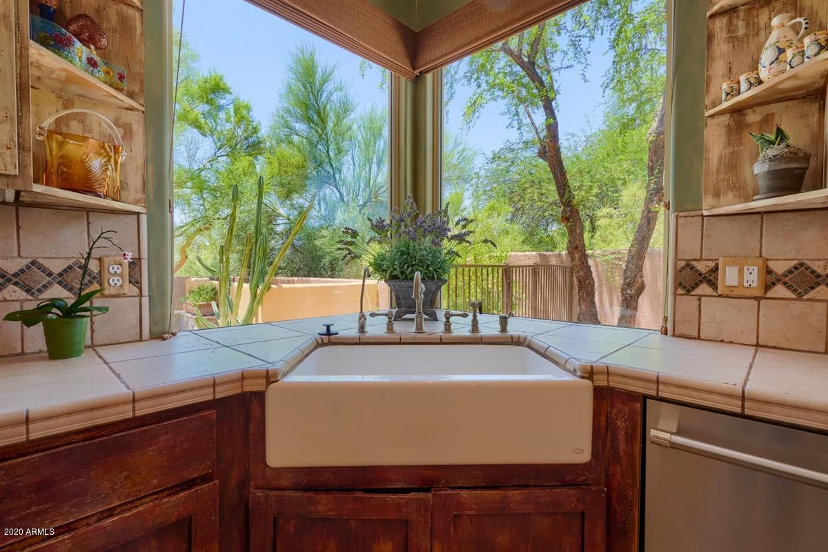 9239 East Mountain Spring Road Scottsdale, AZ 85255 - Photo 23 of 70 Kitchen