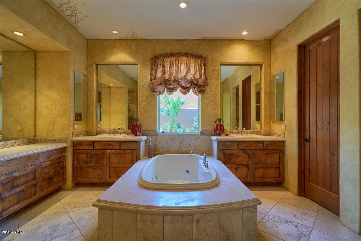 9239 East Mountain Spring Road Scottsdale, AZ 85255 - Photo 33 of 70 Master bathroom