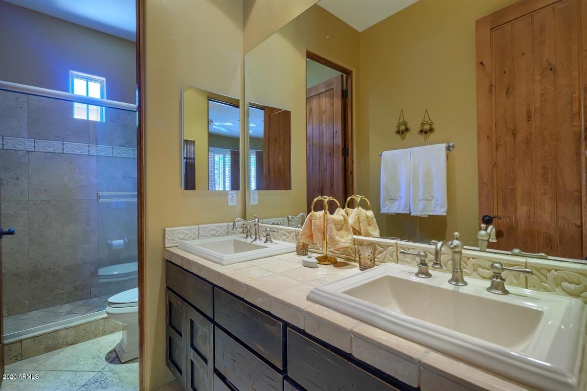 9239 East Mountain Spring Road Scottsdale, AZ 85255 - Photo 37 of 70 Ensuite guest bathroom #2