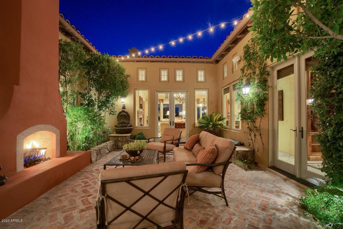 9239 East Mountain Spring Road Scottsdale, AZ 85255 - Photo 54 of 70 Courtyard at twilight