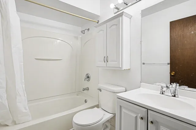 $160,000 | 7922 Yates Avenue North, Brooklyn Park, MN 55443