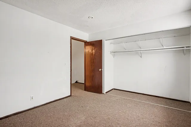 $160,000 | 7922 Yates Avenue North, Brooklyn Park, MN 55443