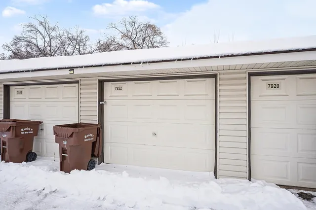 $160,000 | 7922 Yates Avenue North, Brooklyn Park, MN 55443