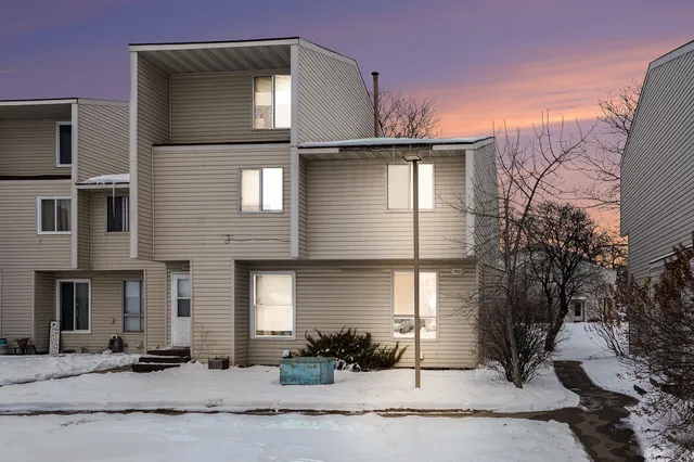 $160,000 | 7922 Yates Avenue North, Brooklyn Park, MN 55443