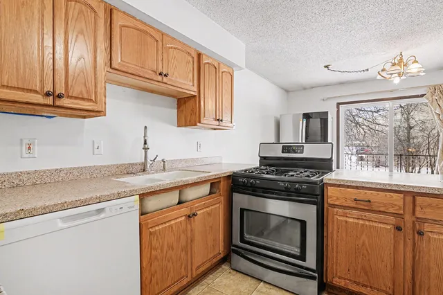 $160,000 | 7922 Yates Avenue North, Brooklyn Park, MN 55443