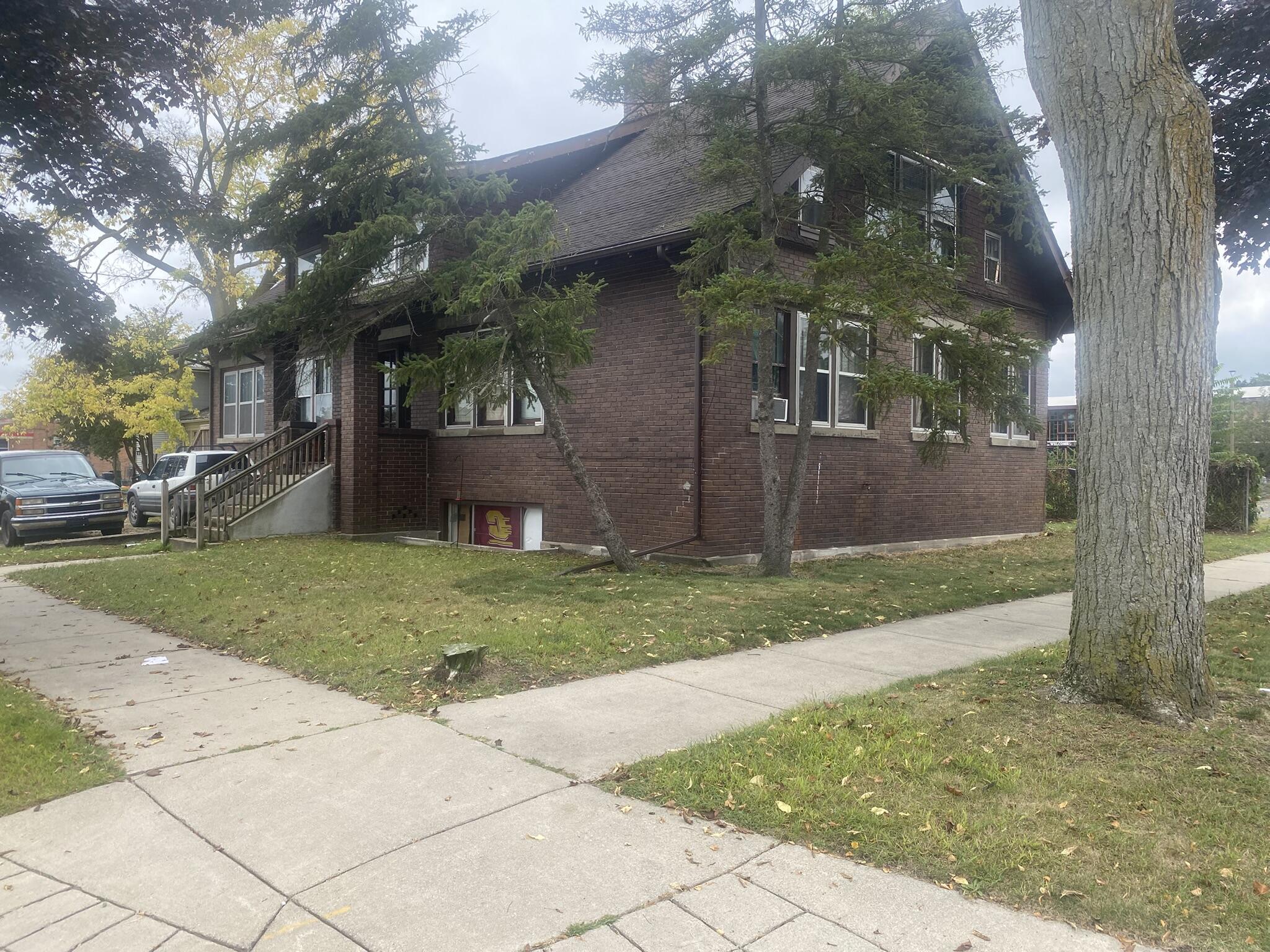 109 Illinois Street Mount Pleasant, MI 48858 - Photo 3 of 9 IMG_0599