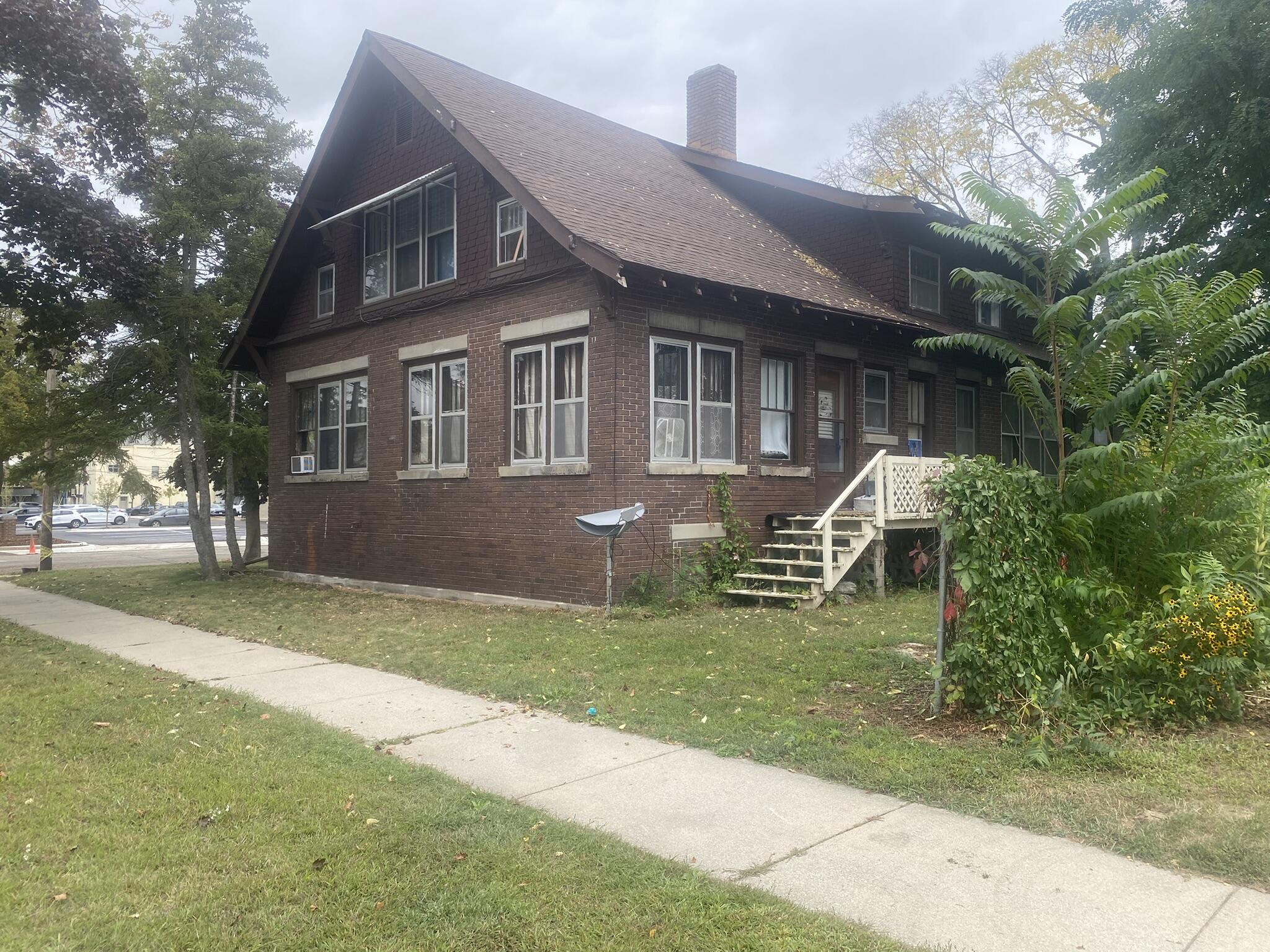 109 Illinois Street Mount Pleasant, MI 48858 - Photo 4 of 9 IMG_0600