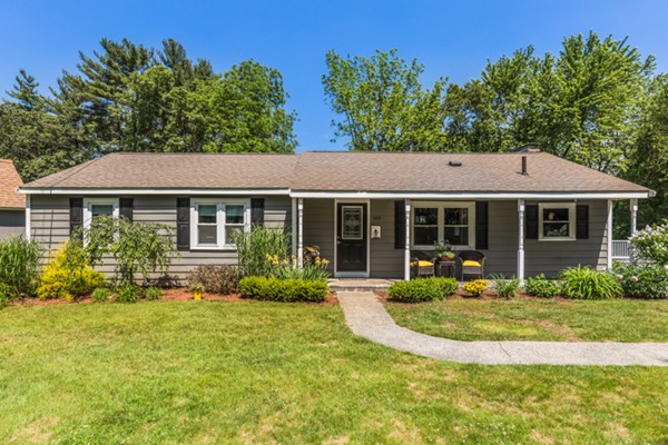 140 Spectacle Pond Road Littleton, MA 01460 - Photo 3 of 29 Gallery Image 3