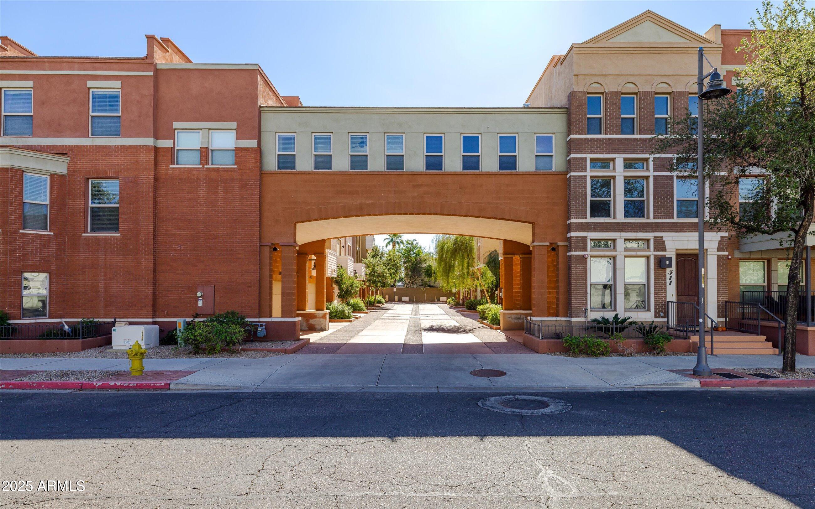 505 West 6th Street Tempe, AZ 85281 - Photo 26 of 32 a building view with sitting space