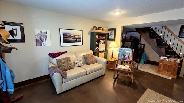 $2,300,000 | 16450 Hwy Yy, Versailles, MO 65084