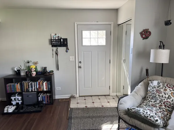 $2,150 | 362 Farmington Lane, Vernon Hills, IL 60061