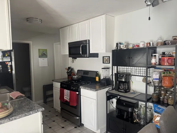 $2,150 | 362 Farmington Lane, Vernon Hills, IL 60061