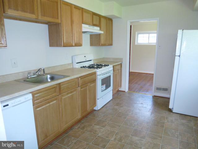 4716 Ravensworth Road Annandale, VA 22003 - Photo 3 of 18 Kitchen