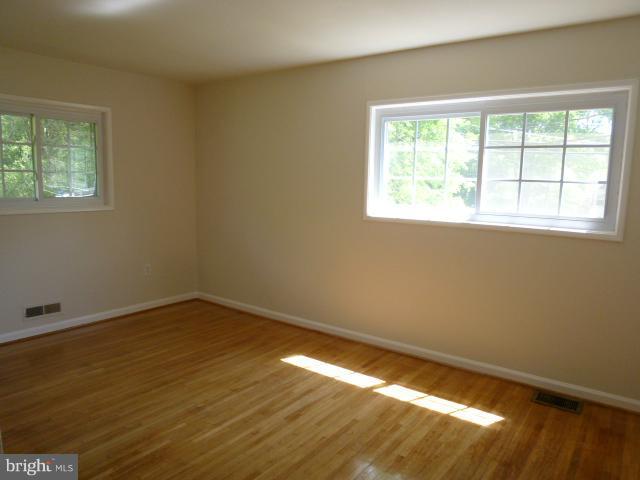 4716 Ravensworth Road Annandale, VA 22003 - Photo 5 of 18 Bath (Master)