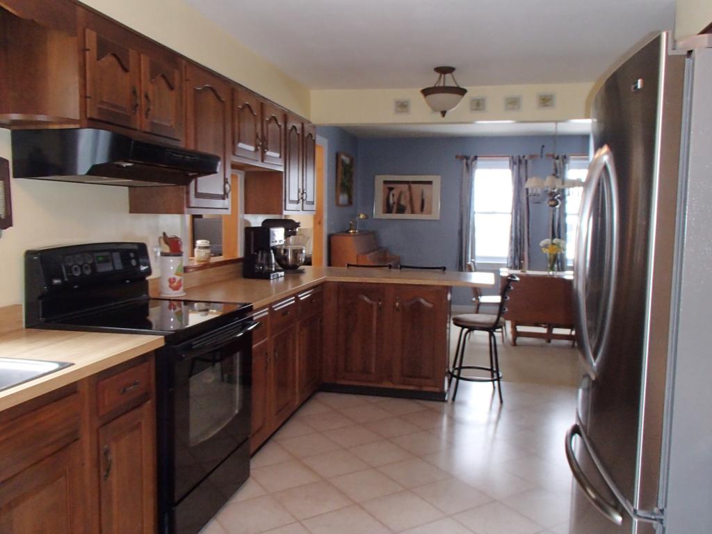 23 New Acres Road Keene, NH 03431 - Photo 5 of 17