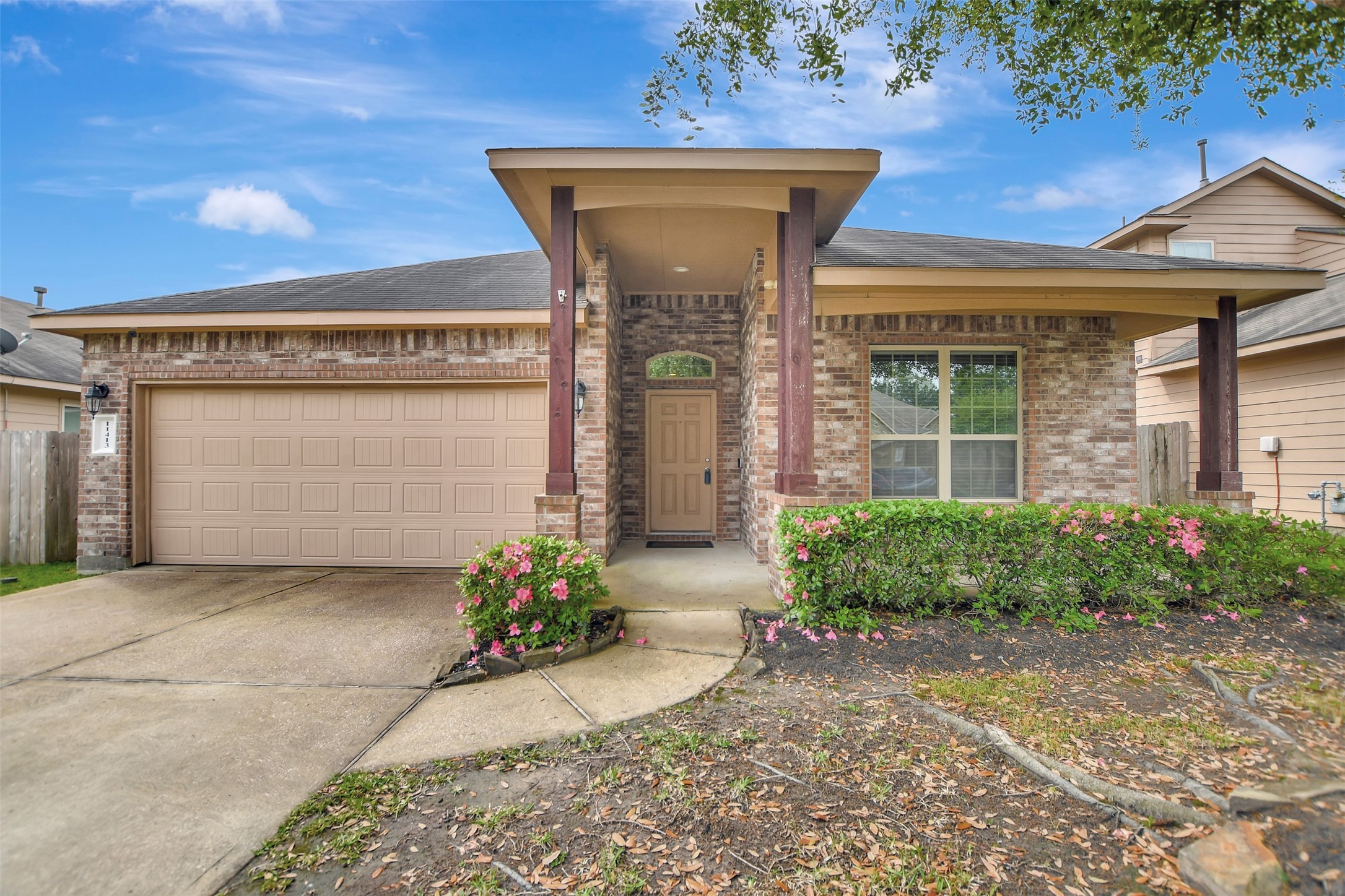 11413 West Woodmark Conroe, TX 77304 - Photo 4 of 40