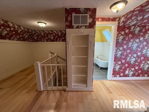 $140,000 | 827 East Carroll Street, Macomb, IL 61455