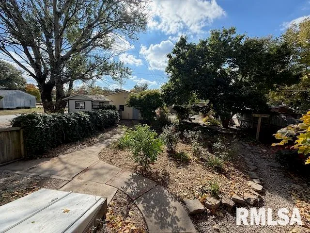 $149,900 | 827 East Carroll Street, Macomb, IL 61455