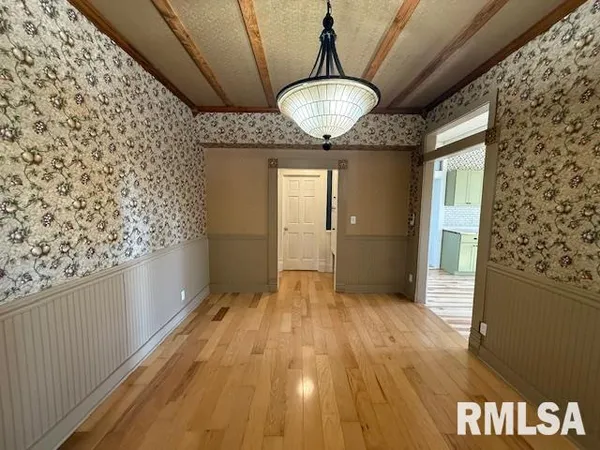 $140,000 | 827 East Carroll Street, Macomb, IL 61455