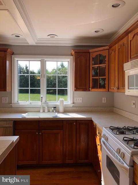946 Thompson Road Fawn Grove, PA 17321 - Photo 23 of 42 KITCHEN