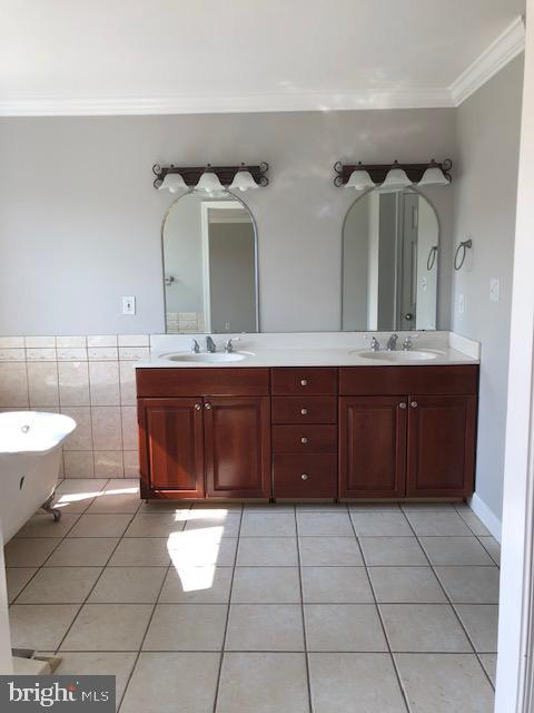 946 Thompson Road Fawn Grove, PA 17321 - Photo 31 of 42 MASTER BATH