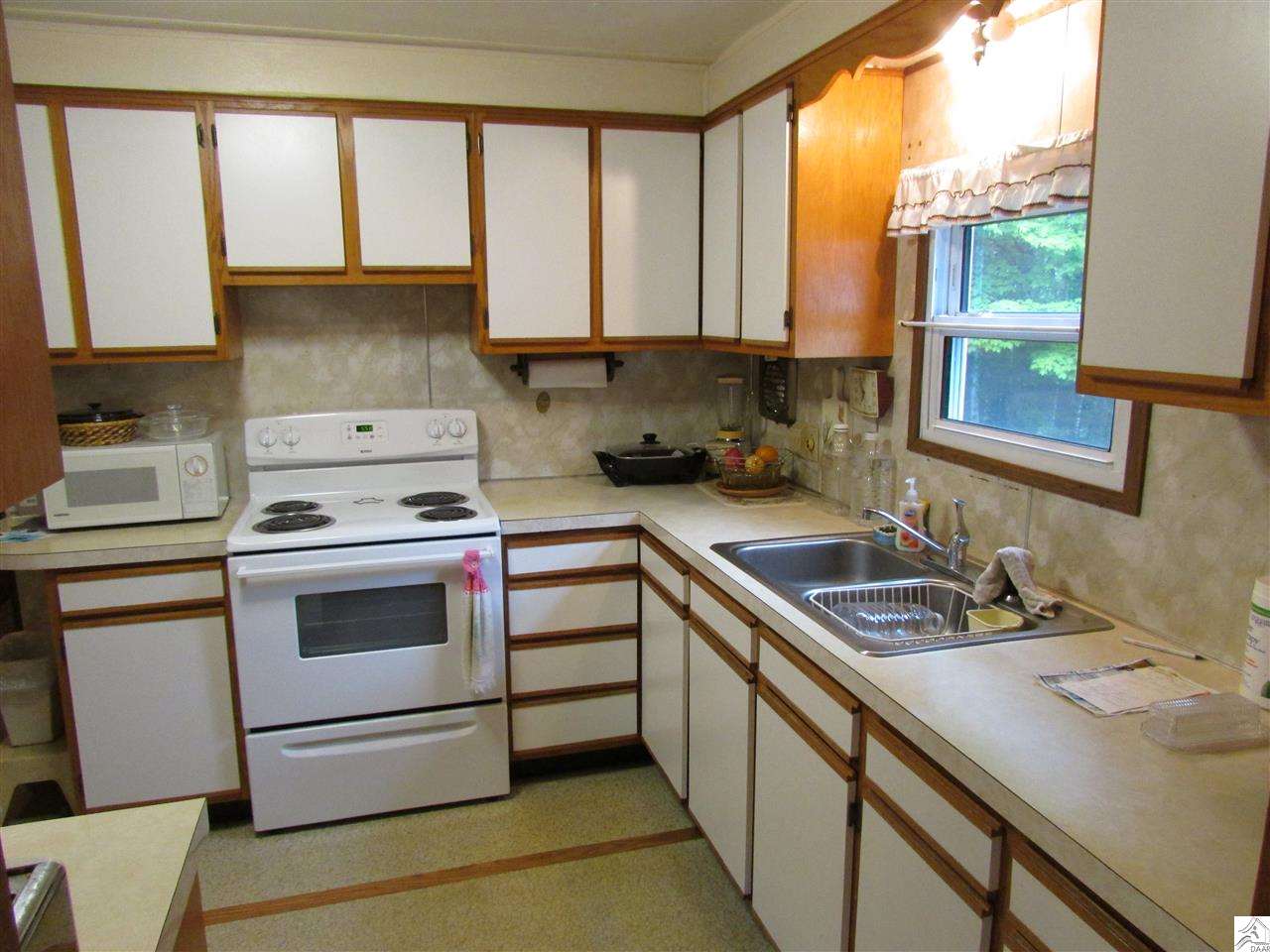 5429 Jean Duluth Road Duluth, MN 55803 - Photo 9 of 17