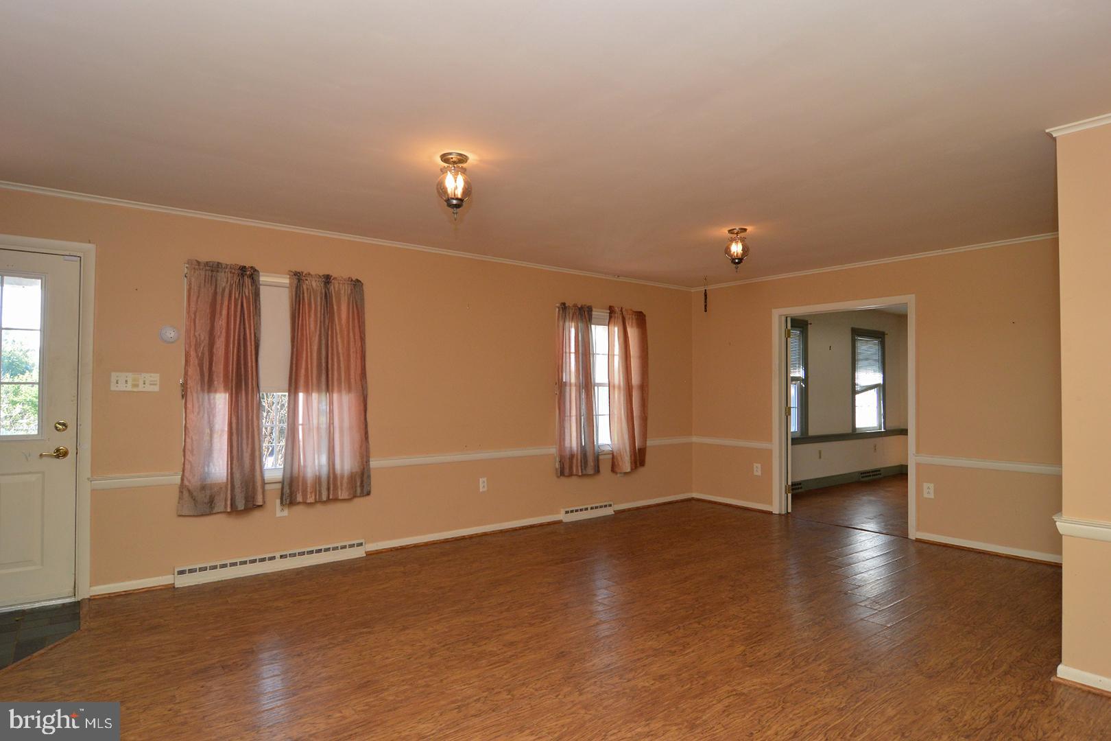 481 Faust Road Reading, PA 19608 - Photo 8 of 35 Living Room