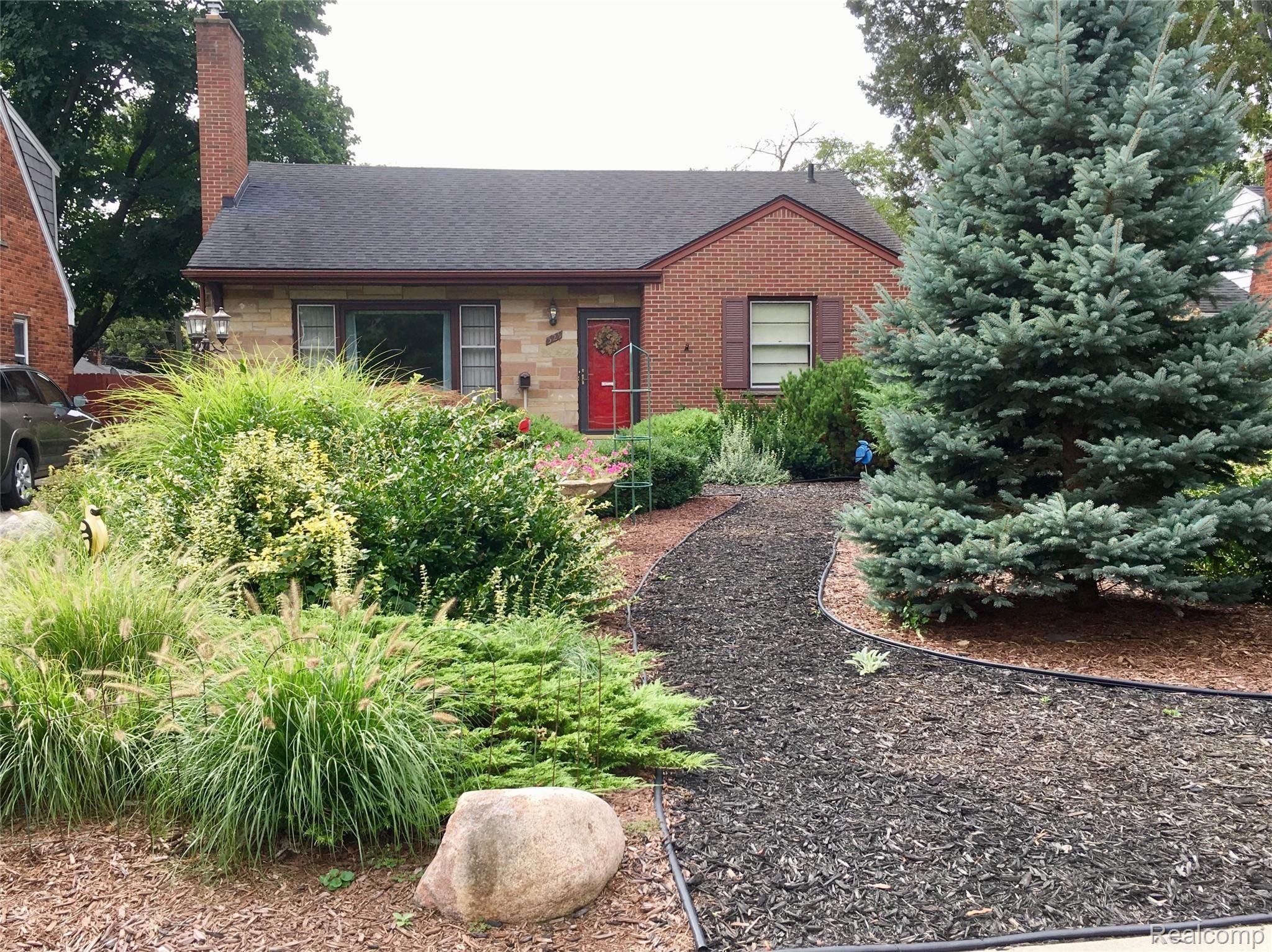 329 West Webster Road Royal Oak, MI 48073 - Photo 1 of 43 77F91C20-38F3-4929-8356-B1AA24B507F3.jpeg