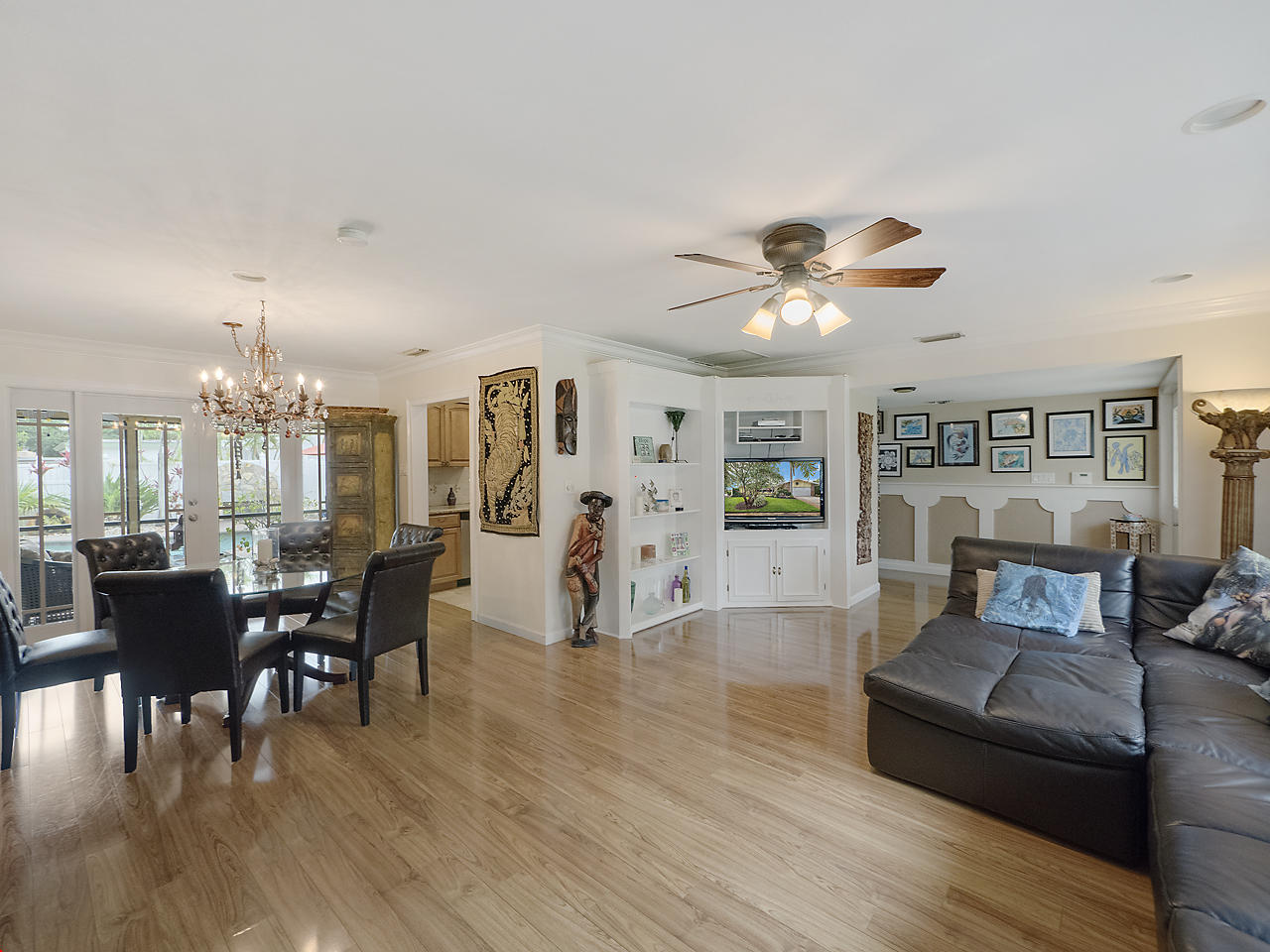 28 Willow Road Tequesta, FL 33469 - Photo 3 of 14 Living Area