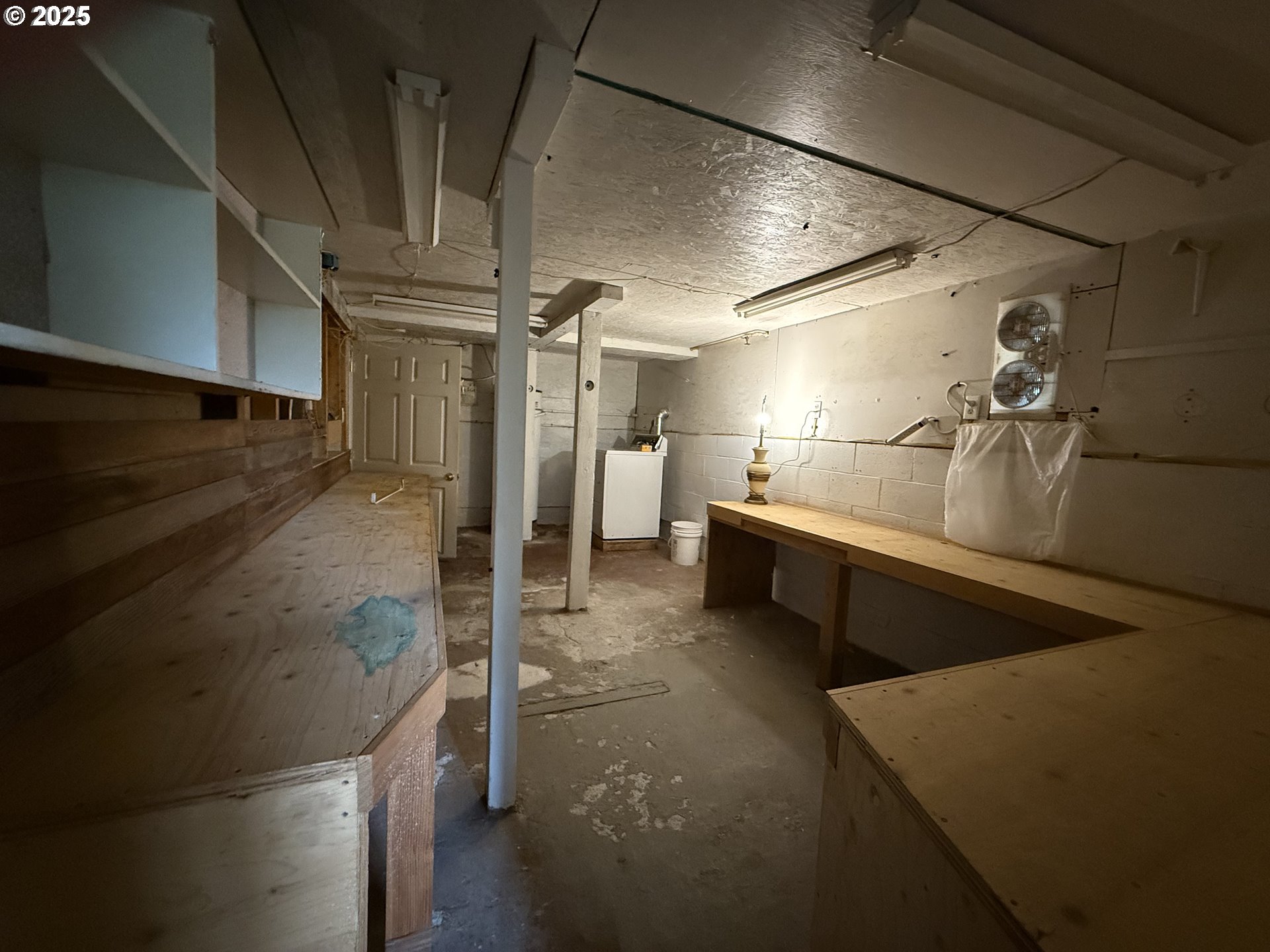 715 Jackson Avenue Coos Bay, OR 97420 - Photo 33 of 46 a bathroom with a glass door shower a sink and a stove
